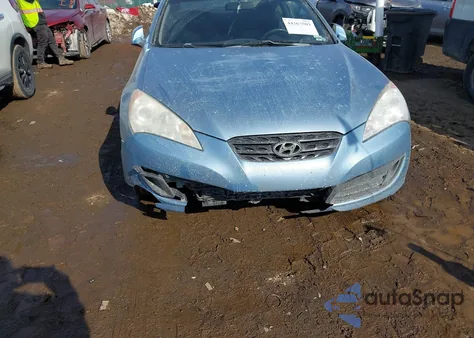 2010 Hyundai Genesis 2.0T z USA, uszkodzony, nr VIN KMHHT6KD6AU004802